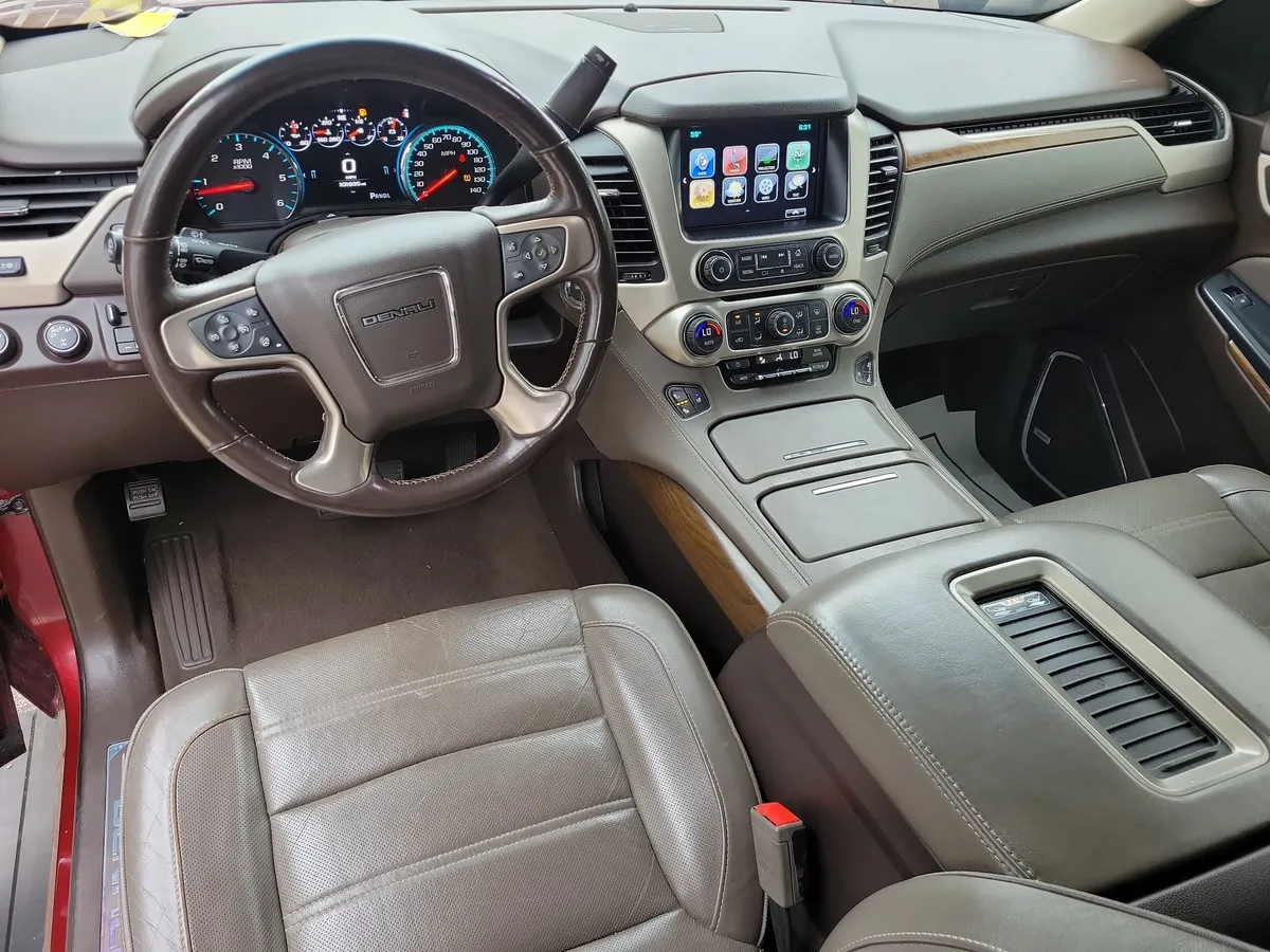 2019 GMC Yukon Denali thumbnail 16