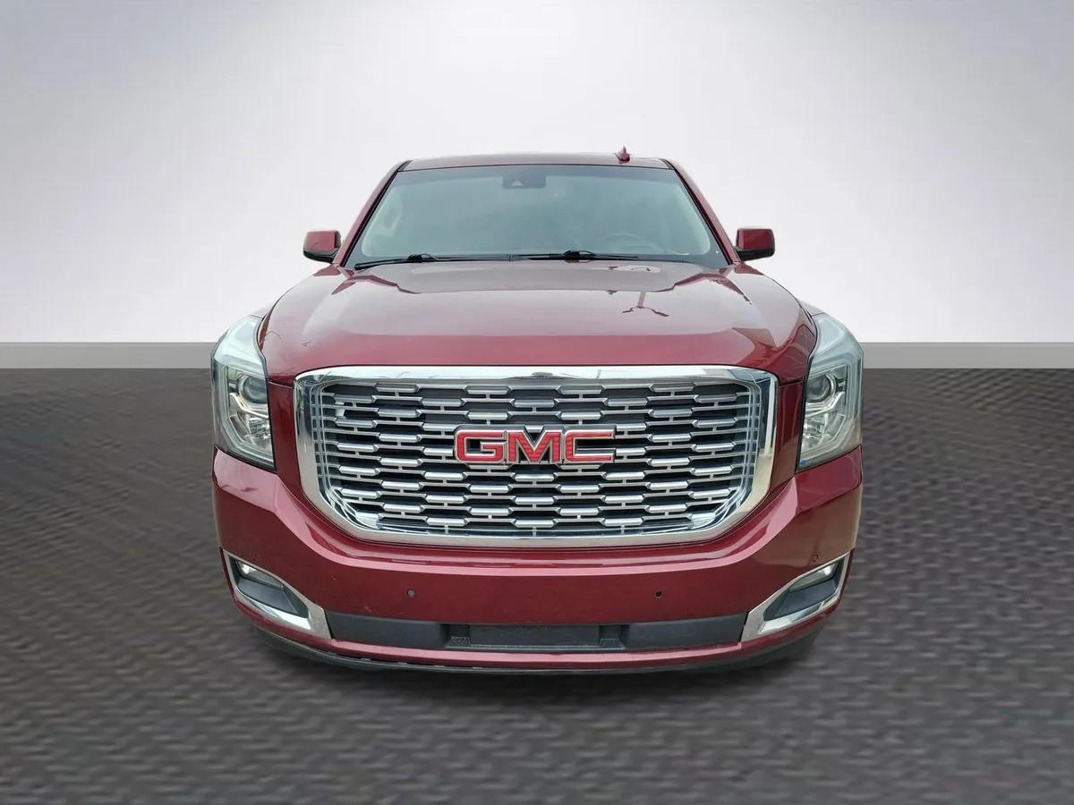 2019 GMC Yukon Denali thumbnail 2
