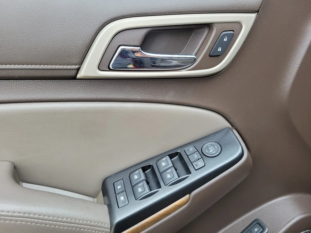 2019 GMC Yukon Denali thumbnail 24