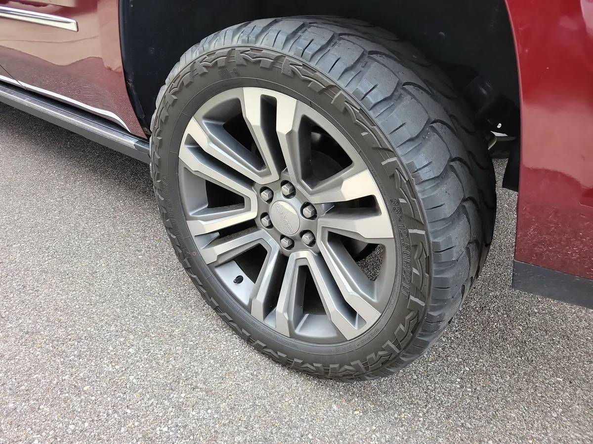 2019 GMC Yukon Denali thumbnail 26