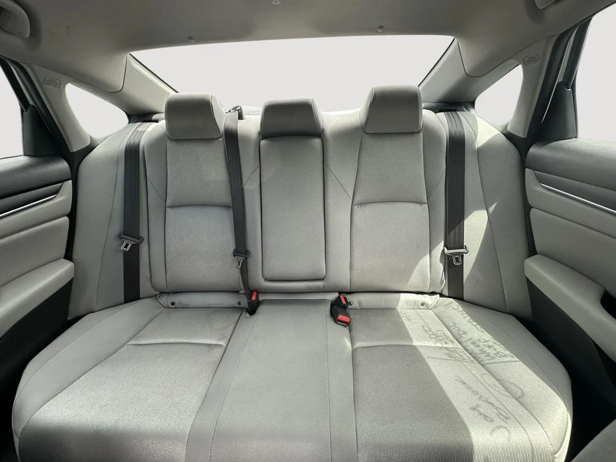 2019 Honda Accord Sedan LX 1.5T thumbnail 12