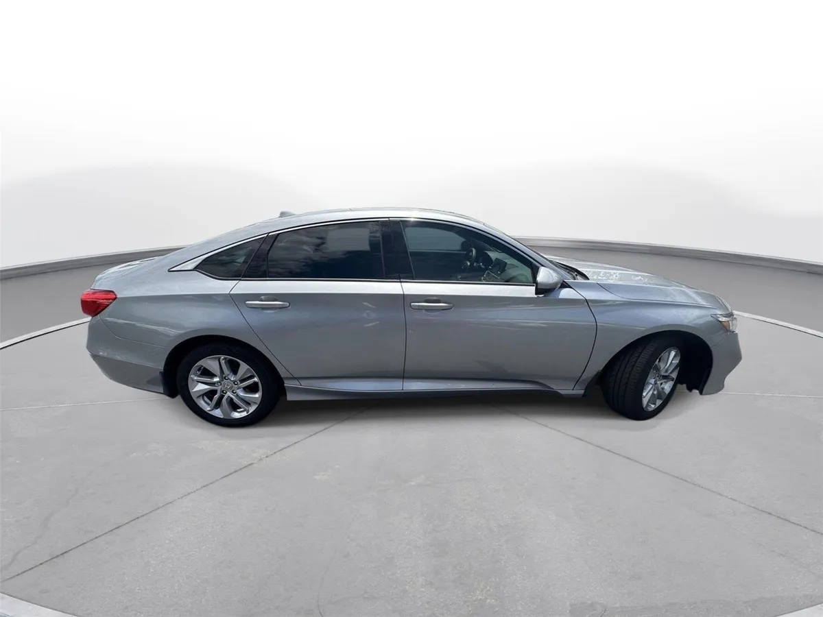 2019 Honda Accord Sedan LX 1.5T thumbnail 5