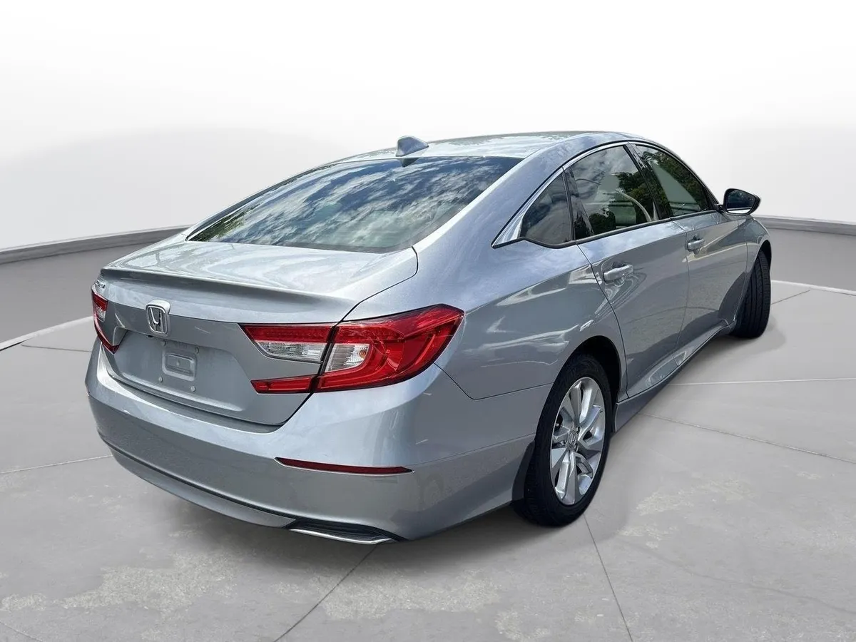 2019 Honda Accord Sedan LX 1.5T thumbnail 6