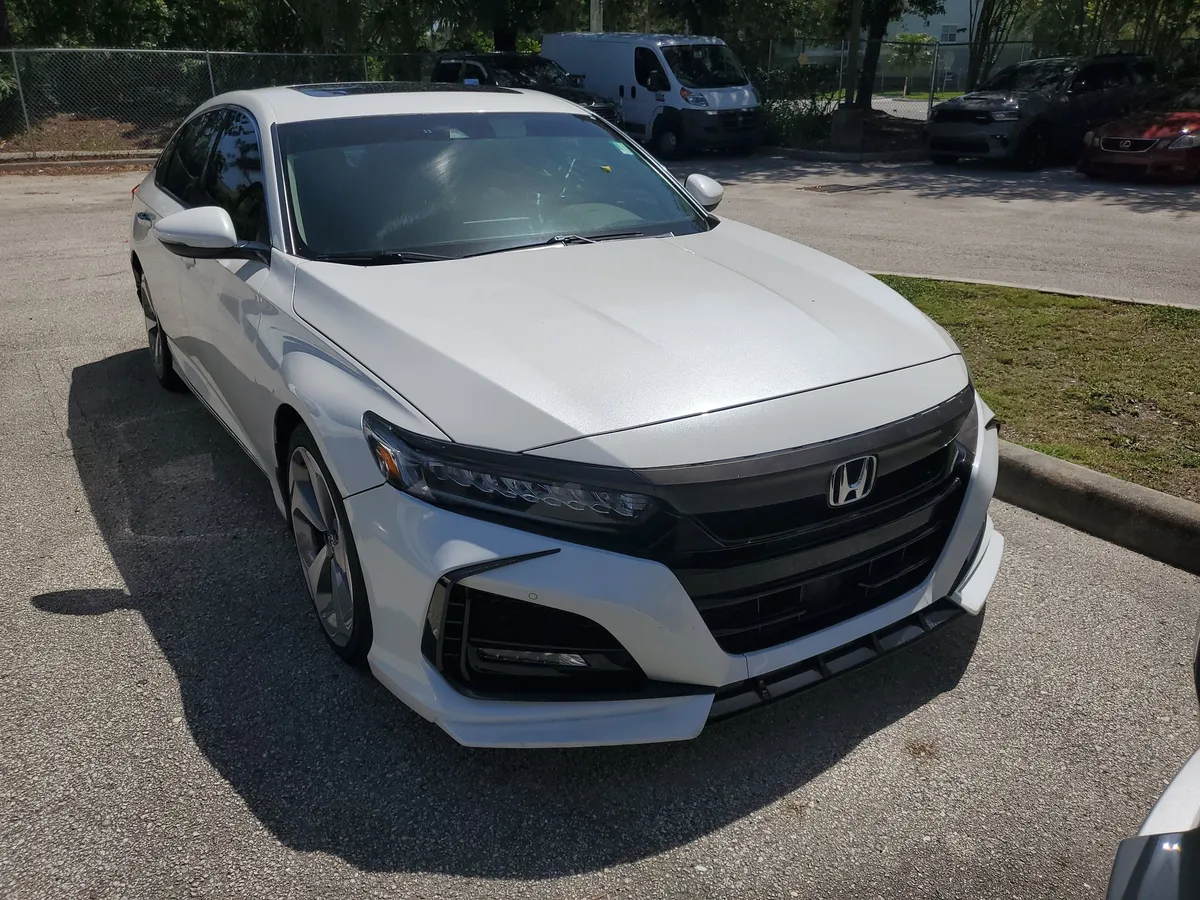 2019 Honda Accord Touring 2.0T thumbnail 2