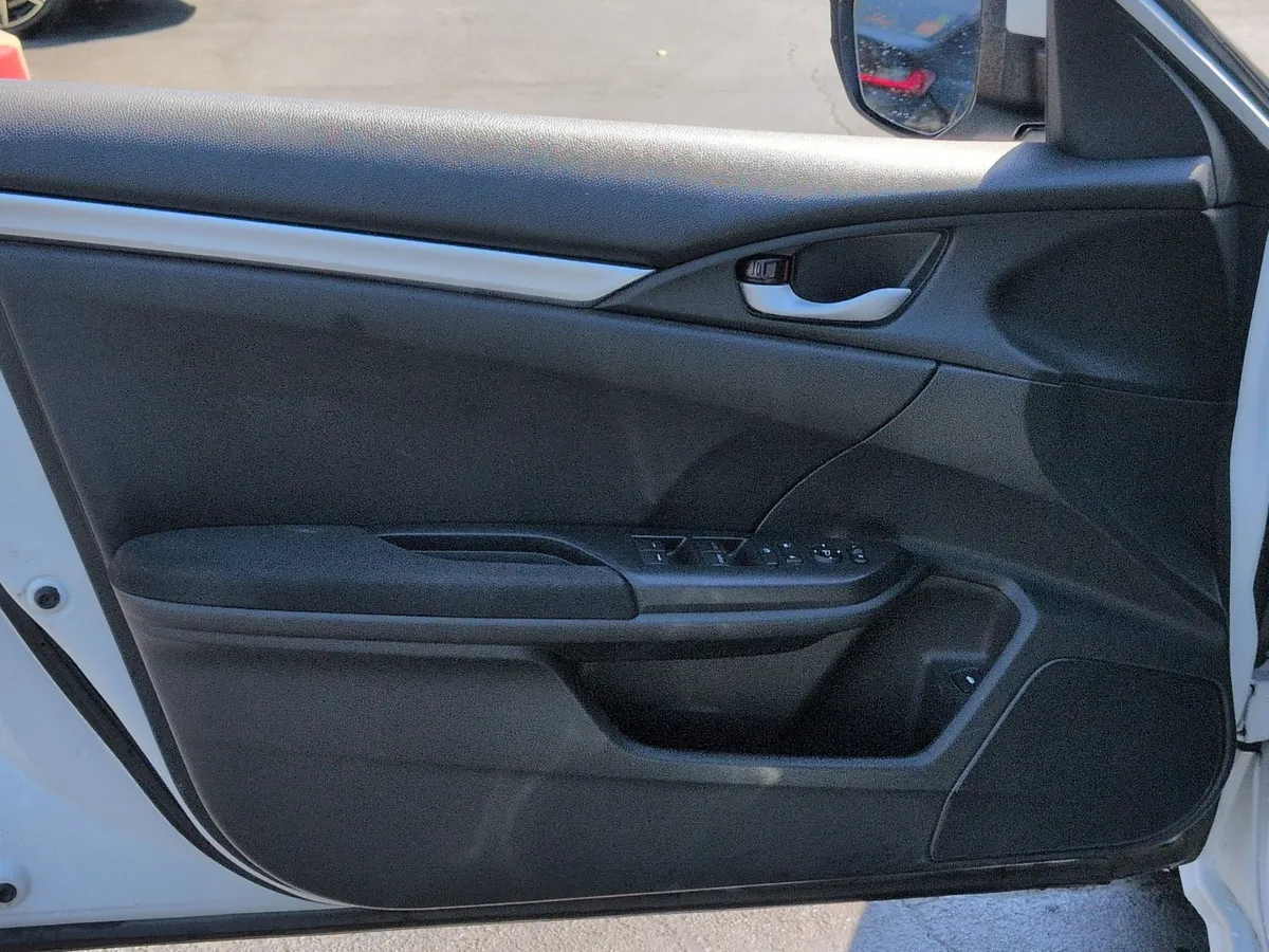 2019 Honda Civic LX thumbnail 13