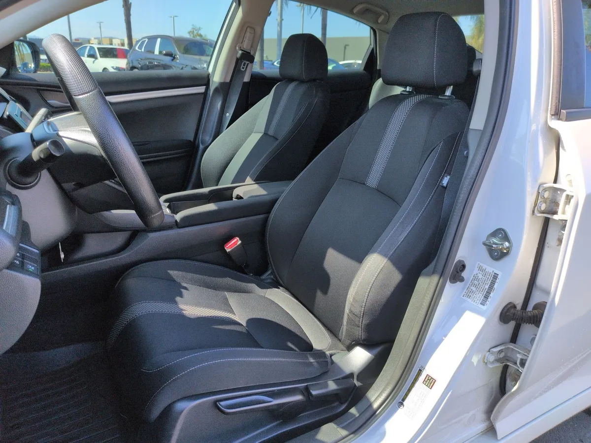 2019 Honda Civic LX thumbnail 15