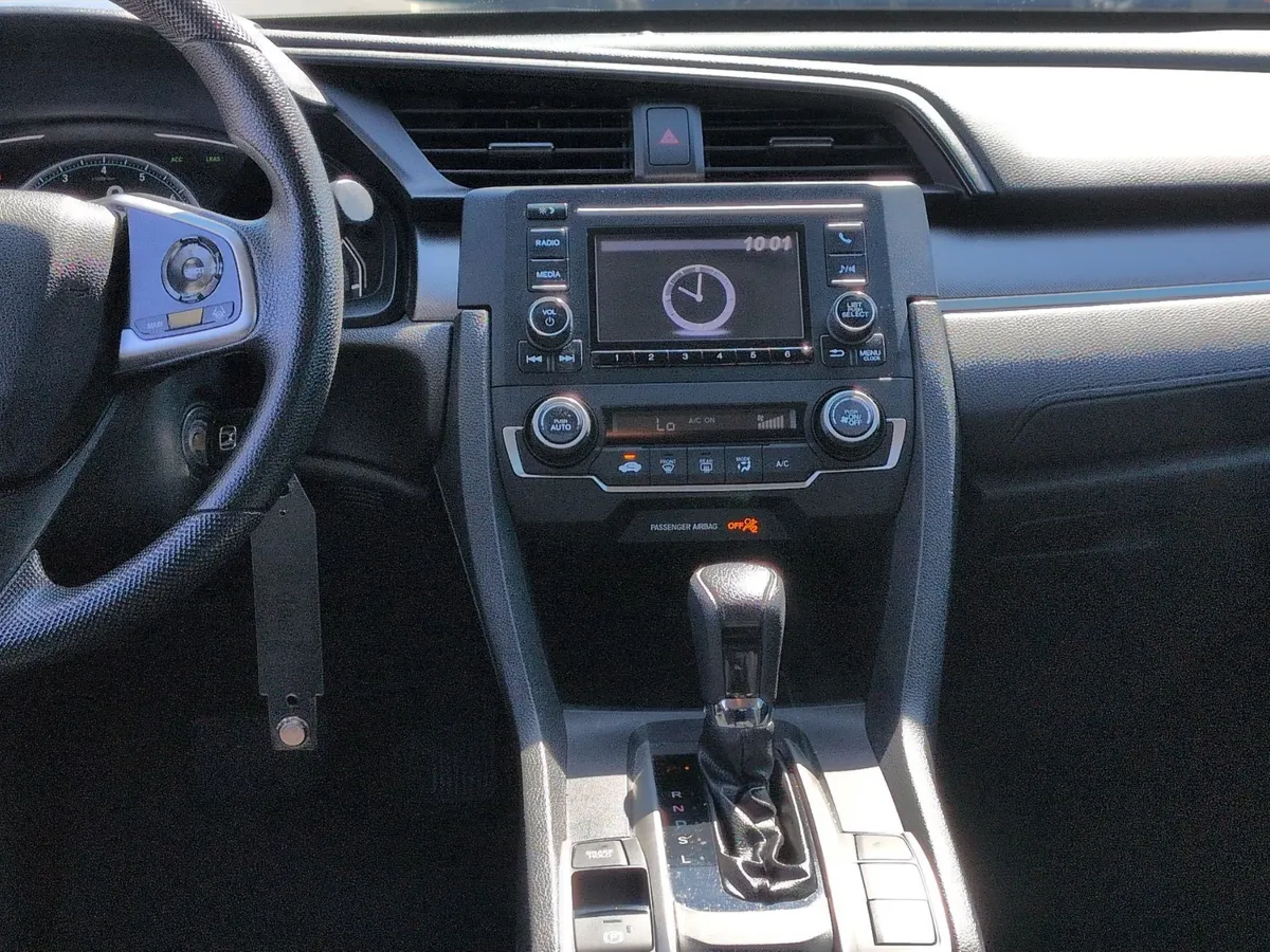 2019 Honda Civic LX thumbnail 27