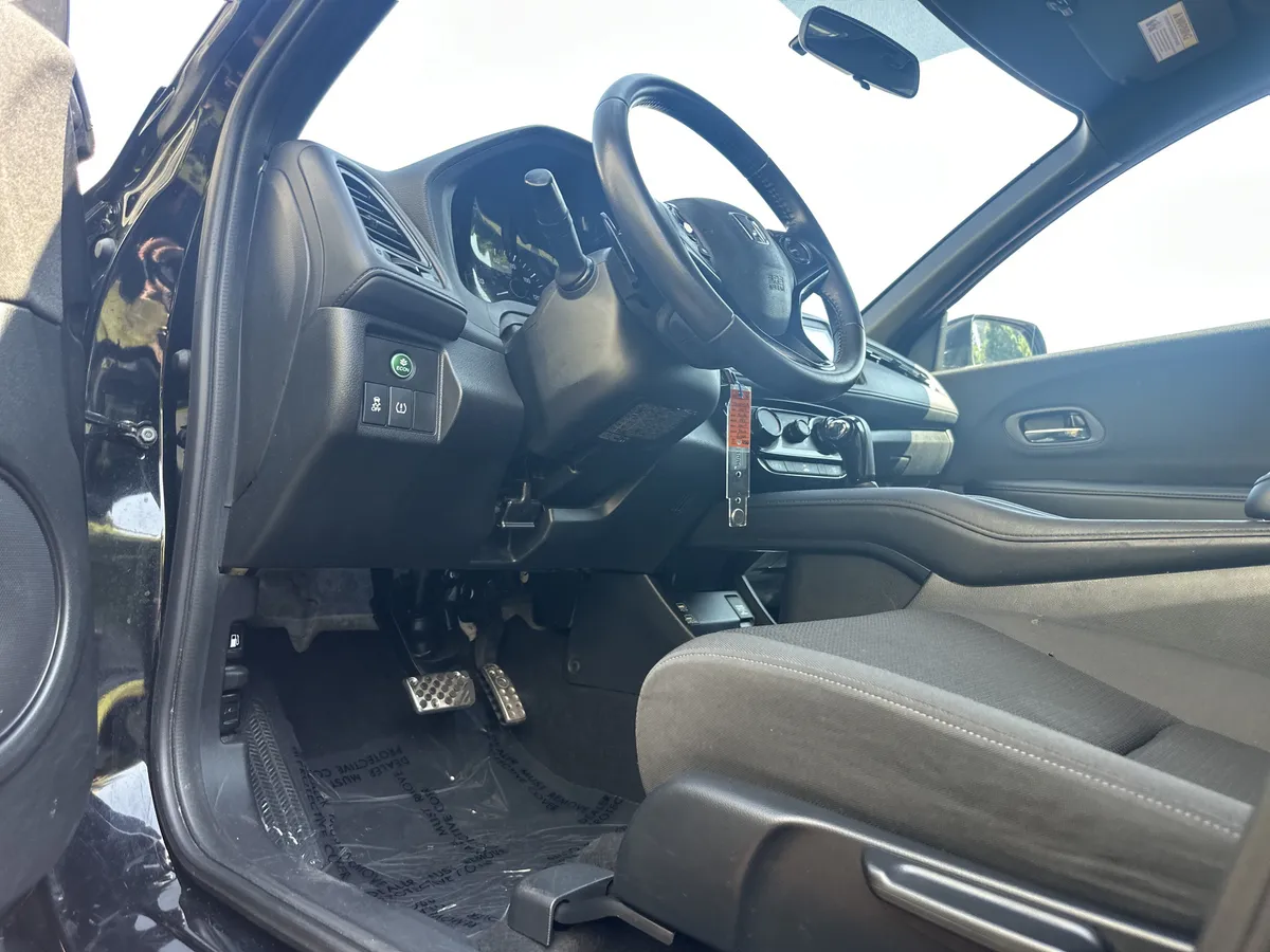2019 Honda HR-V Sport thumbnail 15