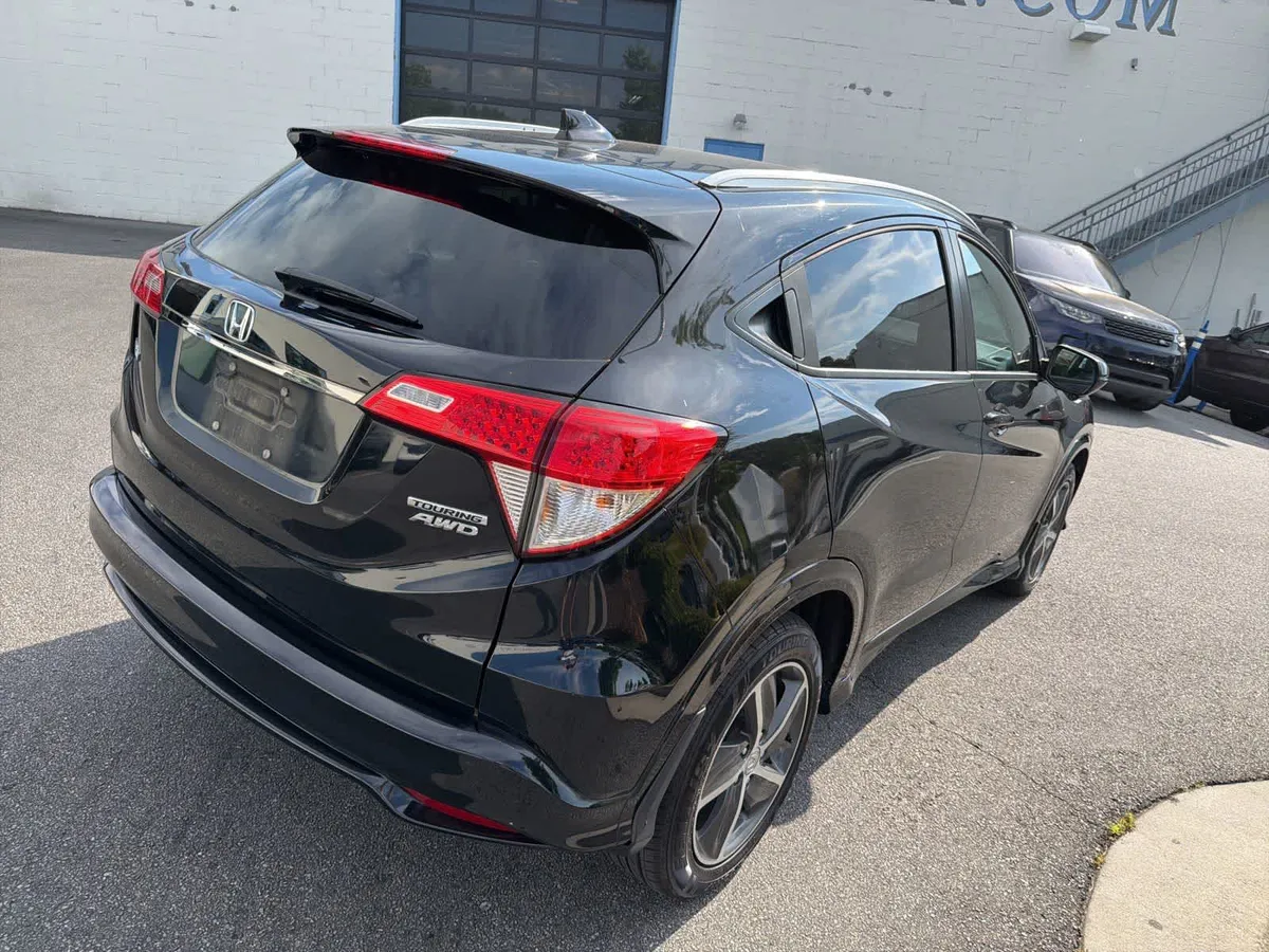 2019 Honda HR-V Touring AWD thumbnail 11