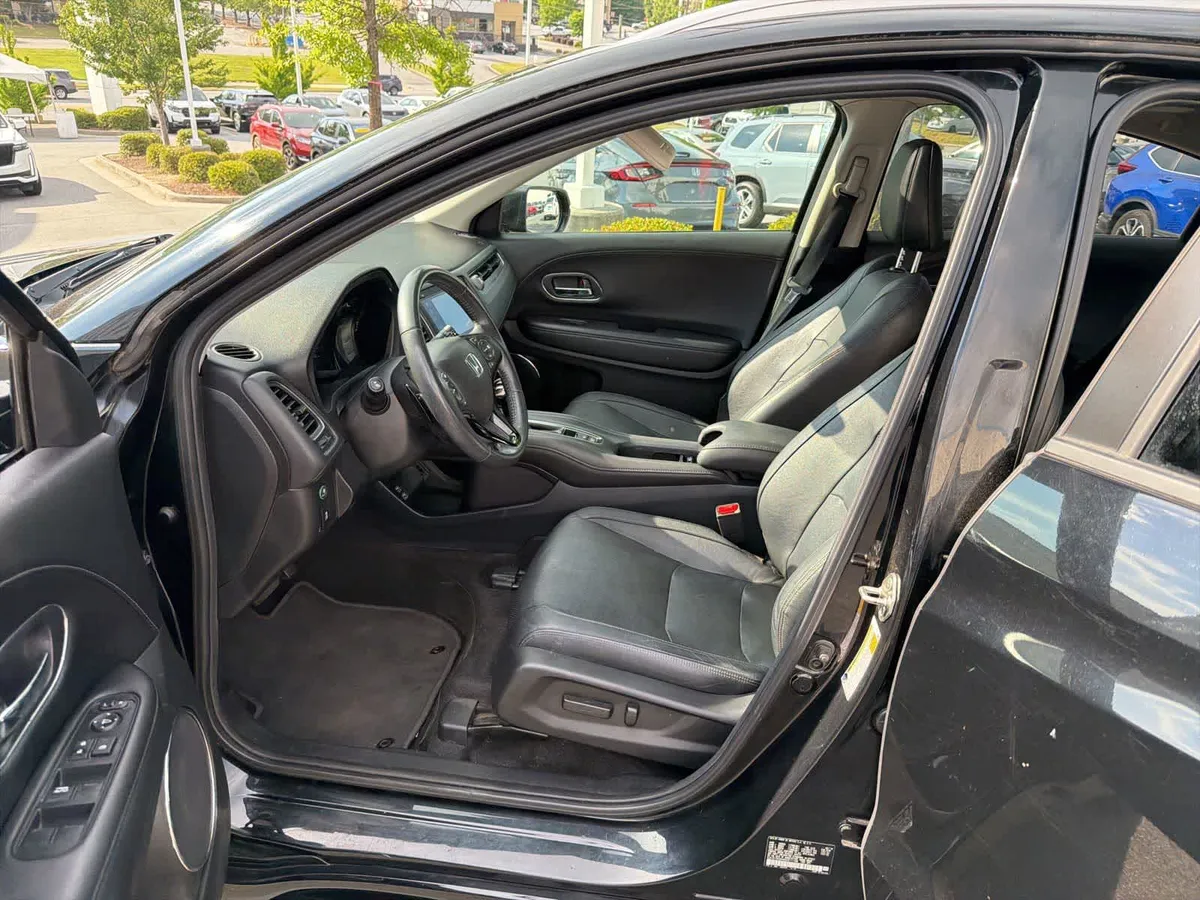 2019 Honda HR-V Touring AWD thumbnail 17