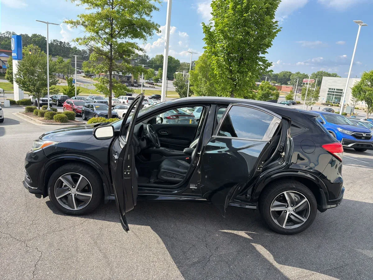 2019 Honda HR-V Touring AWD thumbnail 19