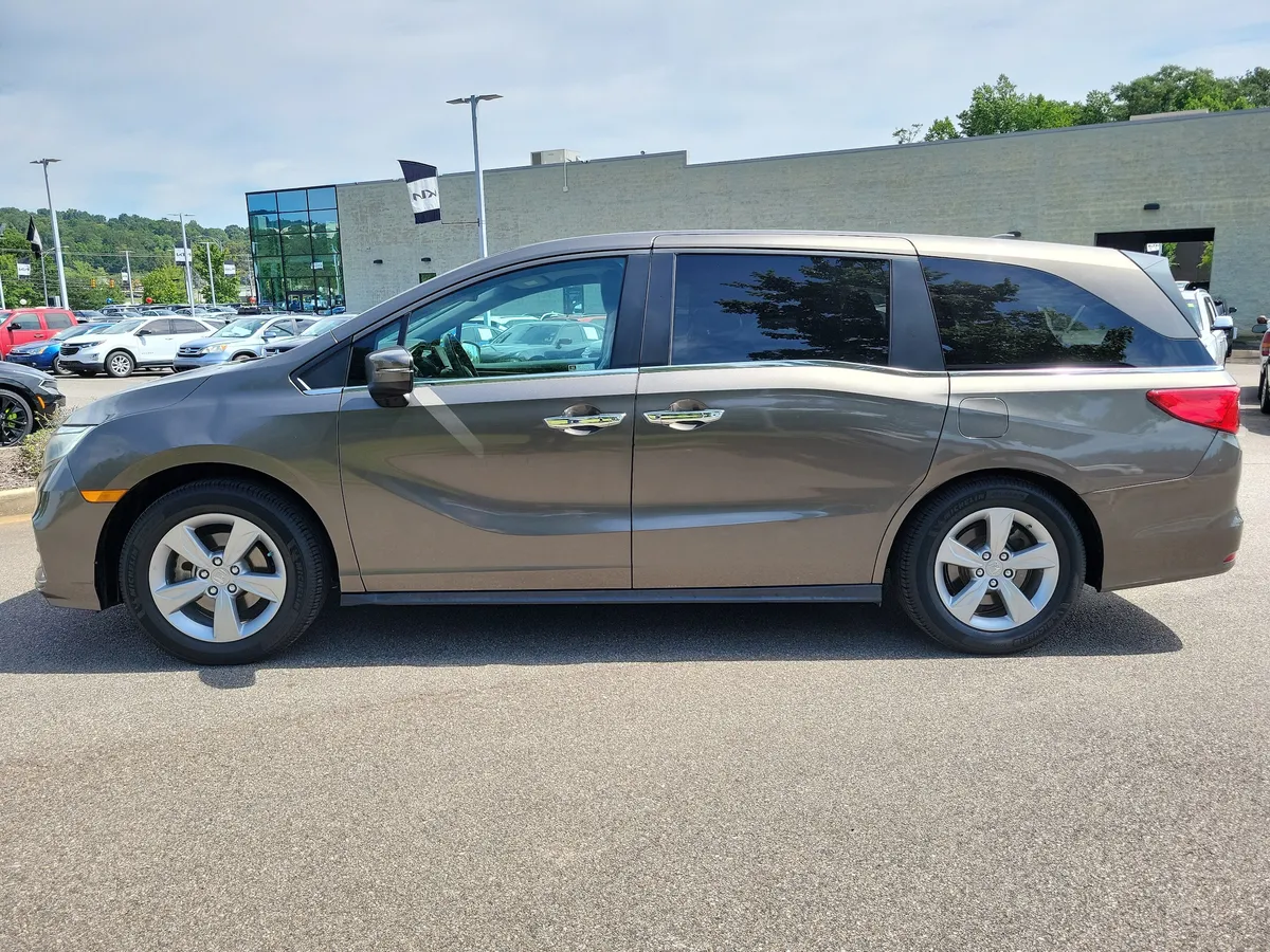 2019 Honda Odyssey EX-L thumbnail 2