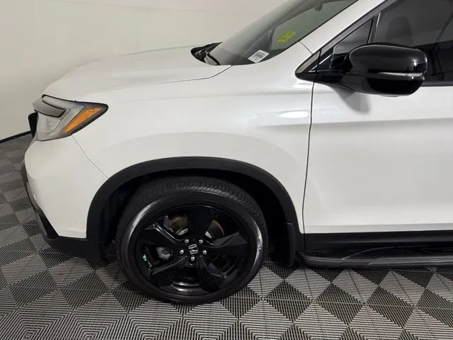 2019 Honda Passport Elite AWD thumbnail 12
