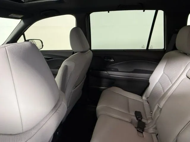 2019 Honda Passport Elite AWD thumbnail 40