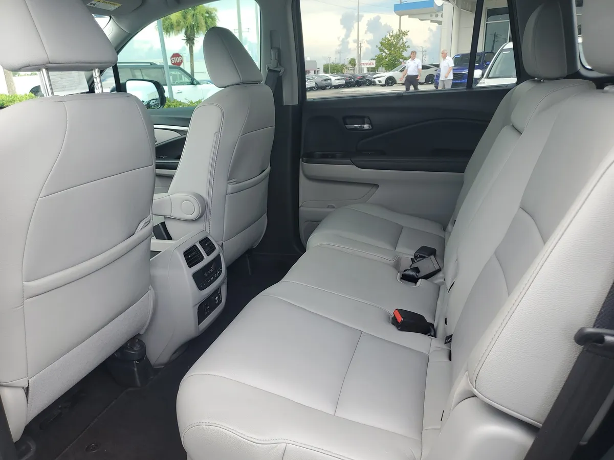 2019 Honda Pilot EX-L w/Navi & RES thumbnail 12