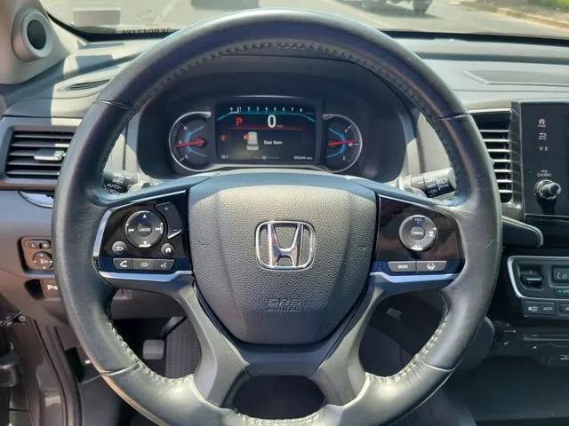 2019 Honda Pilot Touring thumbnail 18