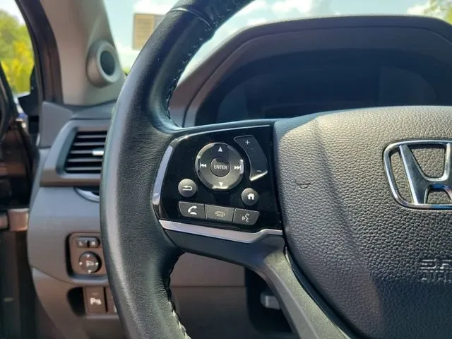 2019 Honda Pilot Touring thumbnail 19