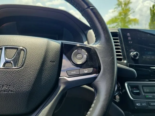 2019 Honda Pilot Touring thumbnail 20