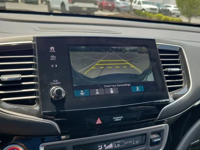 2019 Honda Pilot Touring thumbnail 25