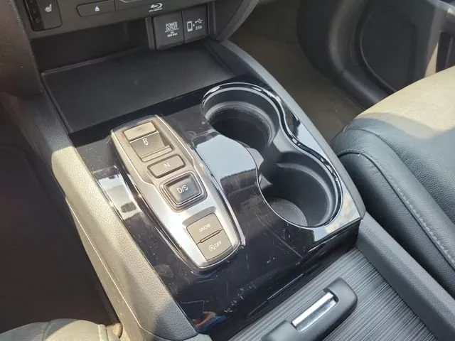 2019 Honda Pilot Touring thumbnail 29