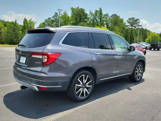 2019 Honda Pilot Touring thumbnail 4