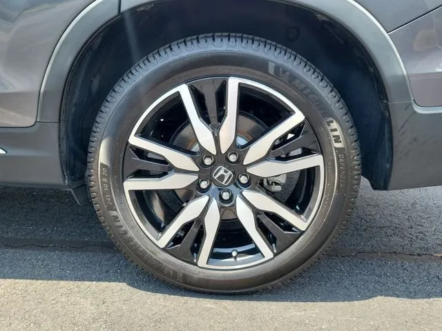 2019 Honda Pilot Touring thumbnail 7