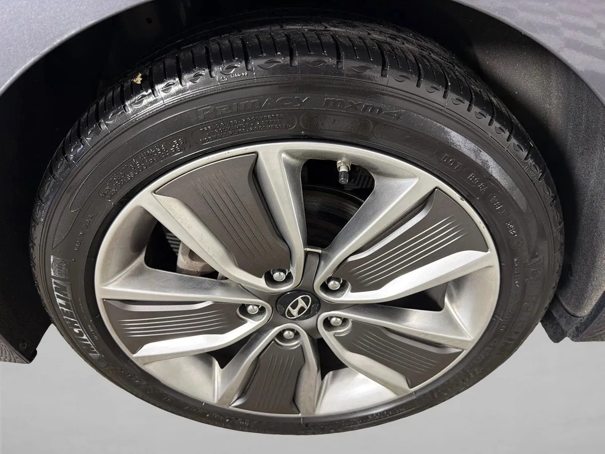 2019 Hyundai Ioniq Hybrid Limited thumbnail 18