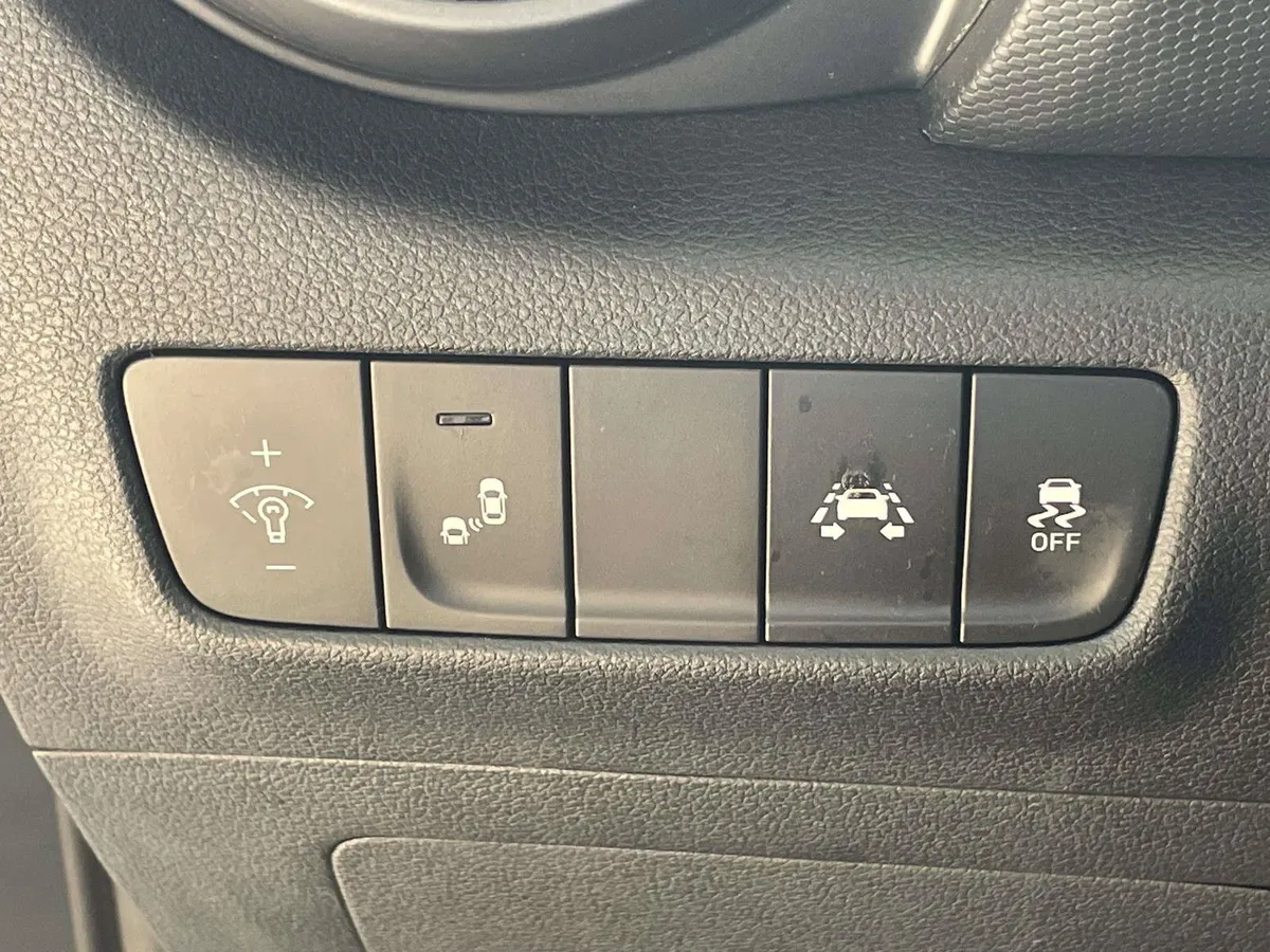 2019 Hyundai Kona SEL thumbnail 24