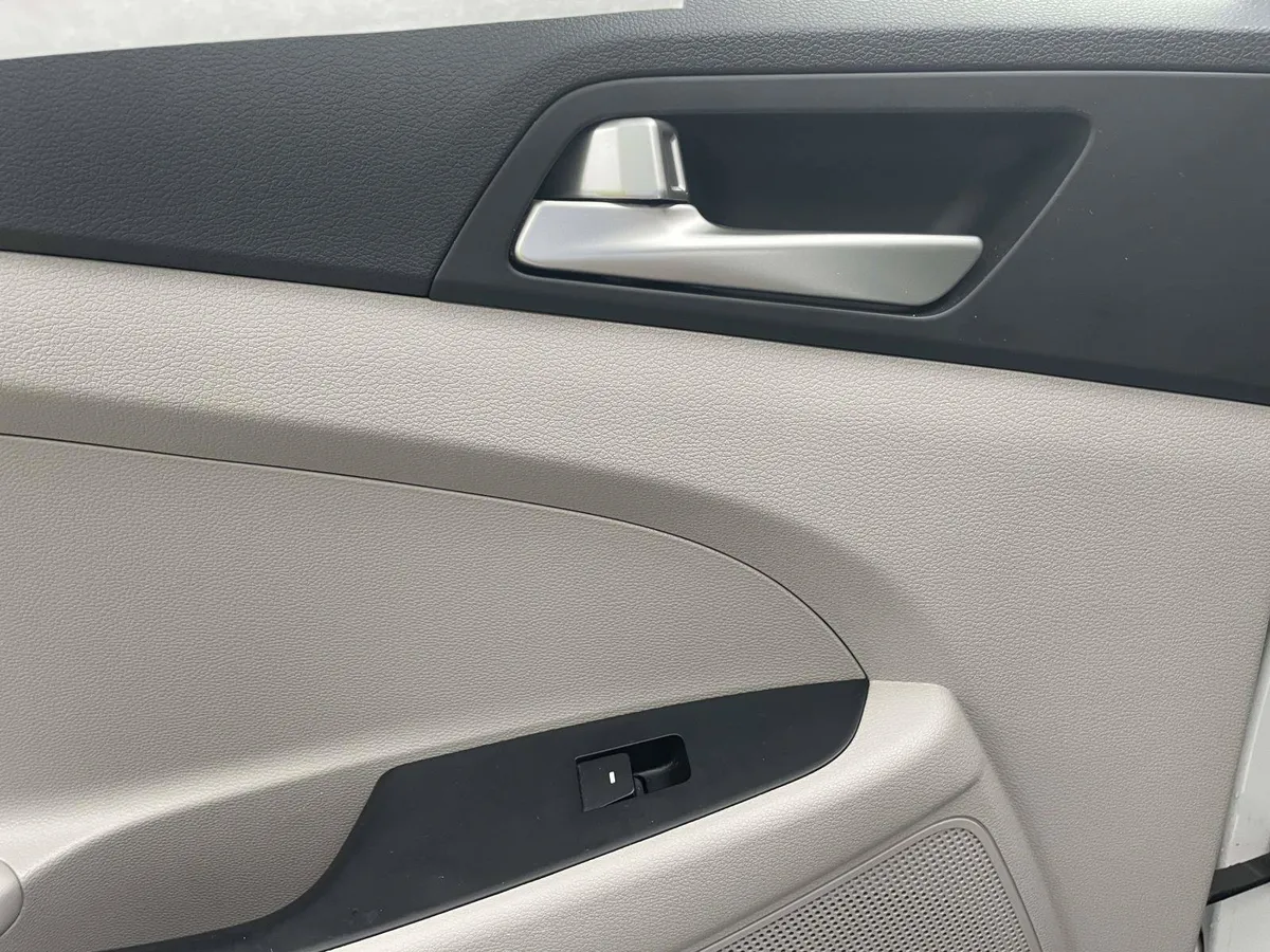 2019 Hyundai Tucson Value thumbnail 14