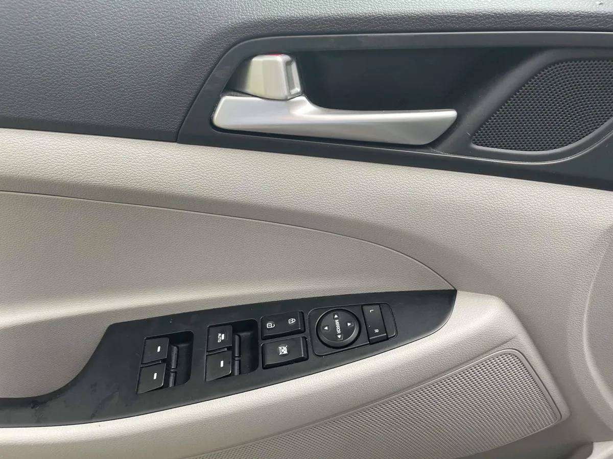 2019 Hyundai Tucson Value thumbnail 21
