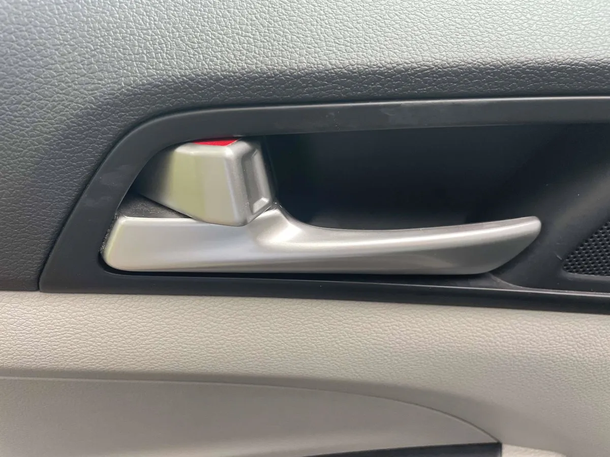2019 Hyundai Tucson Value thumbnail 23