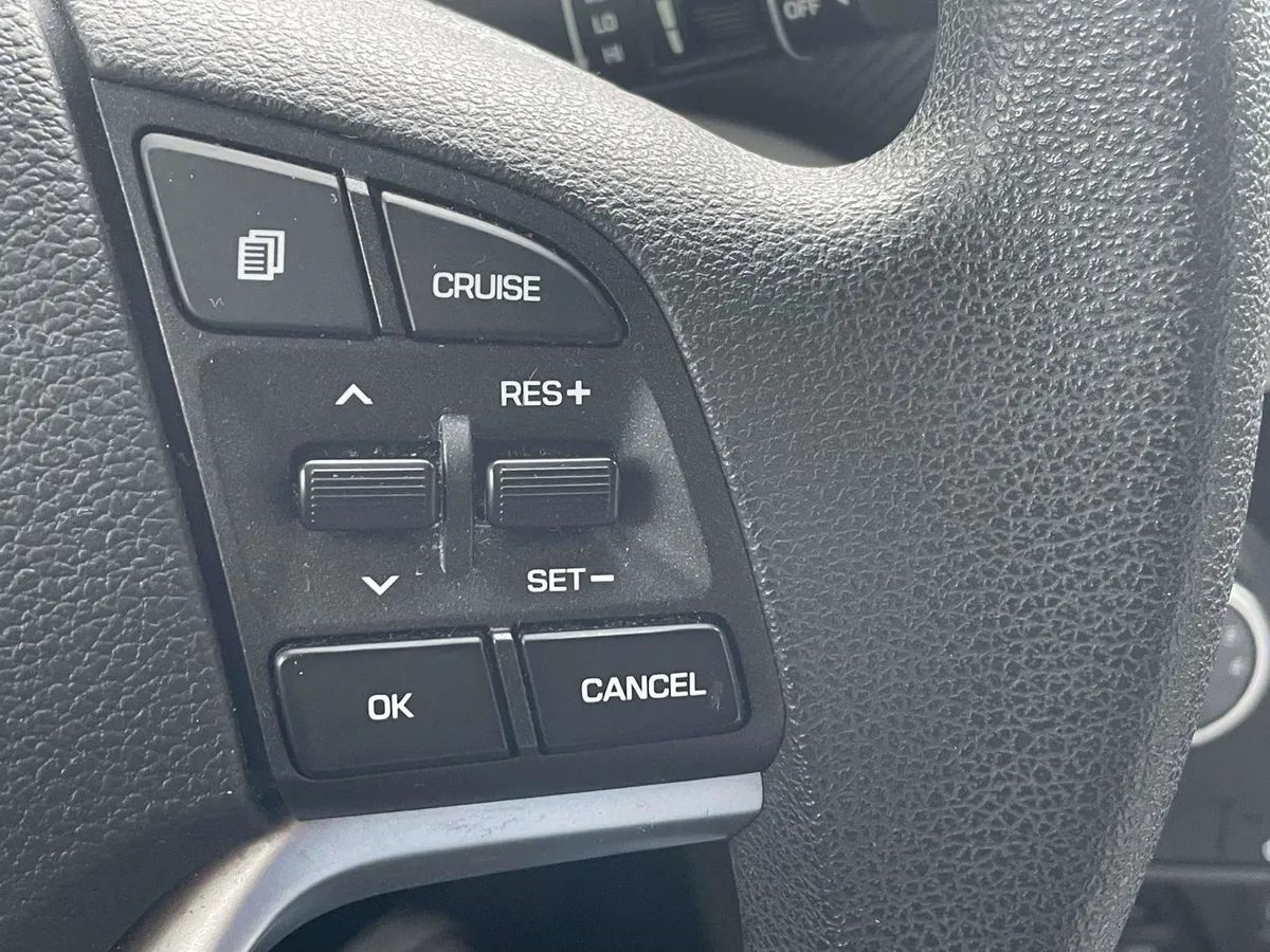 2019 Hyundai Tucson Value thumbnail 30