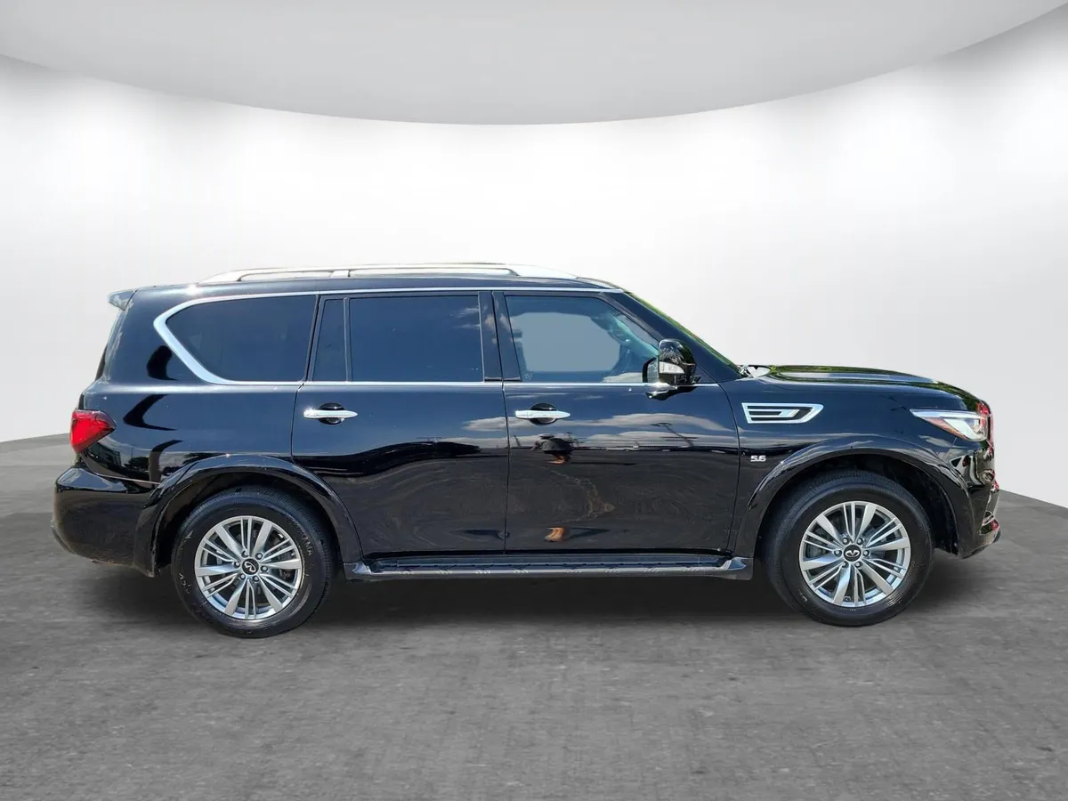 2019 INFINITI QX80 LUXE thumbnail 2