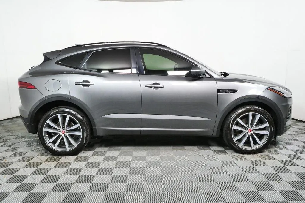 2019 Jaguar E-PACE R-Dynamic SE thumbnail 13