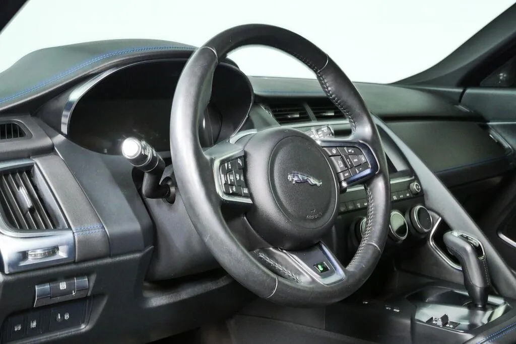 2019 Jaguar E-PACE R-Dynamic SE thumbnail 15
