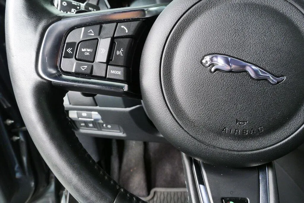 2019 Jaguar E-PACE R-Dynamic SE thumbnail 21