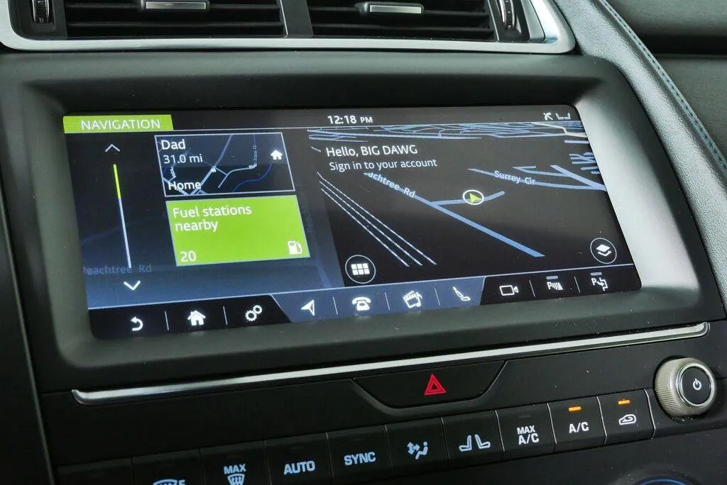 2019 Jaguar E-PACE R-Dynamic SE thumbnail 26
