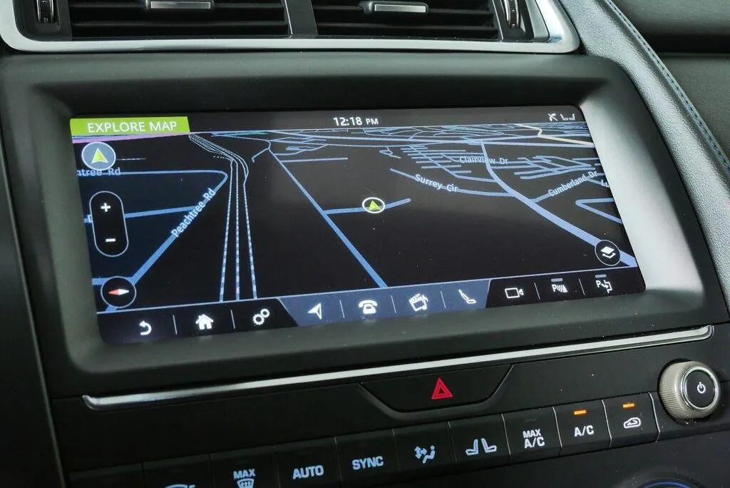 2019 Jaguar E-PACE R-Dynamic SE thumbnail 27