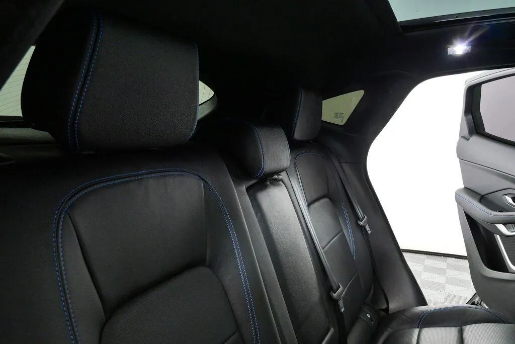 2019 Jaguar E-PACE R-Dynamic SE thumbnail 34