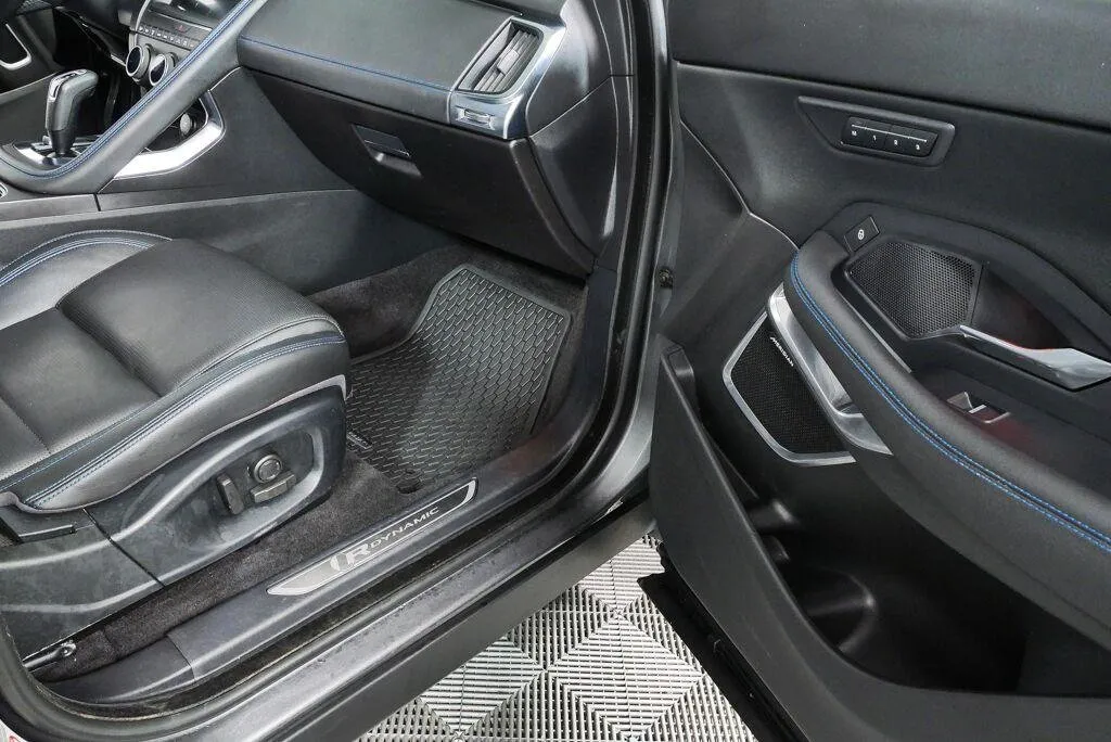 2019 Jaguar E-PACE R-Dynamic SE thumbnail 37
