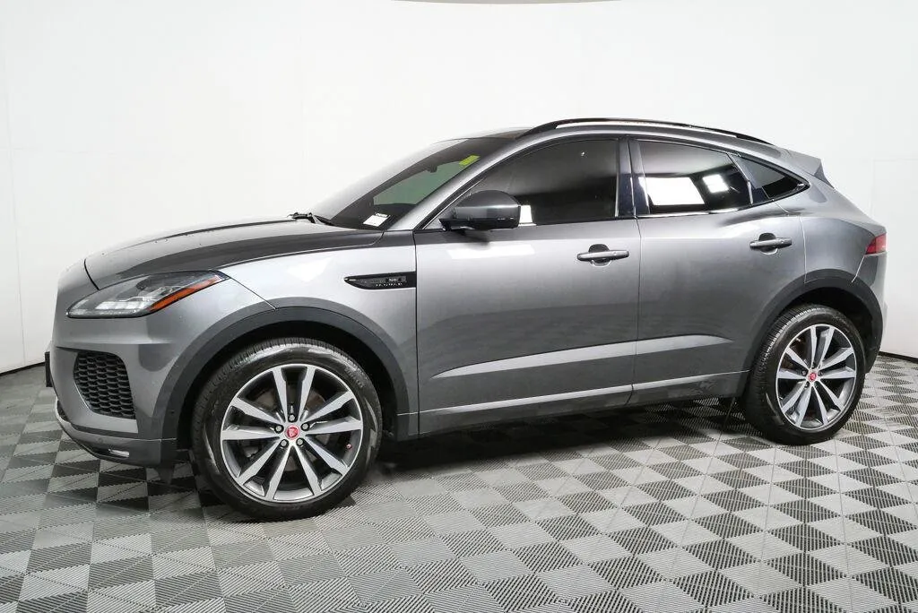 2019 Jaguar E-PACE R-Dynamic SE thumbnail 4