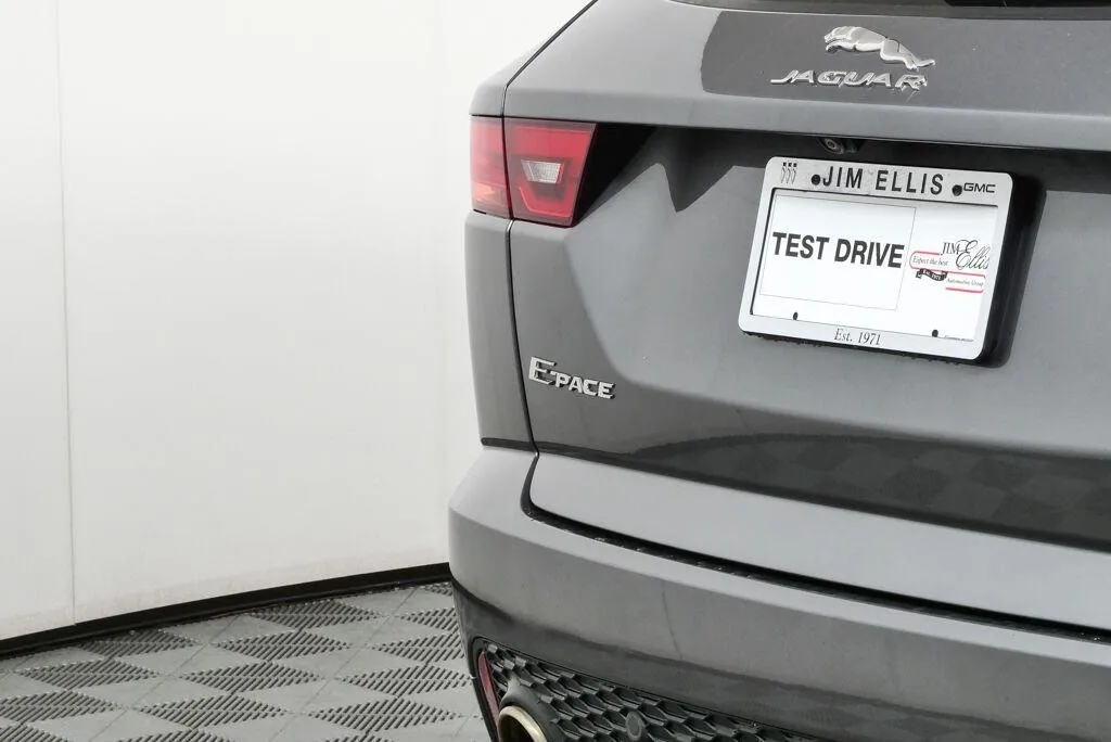 2019 Jaguar E-PACE R-Dynamic SE thumbnail 9