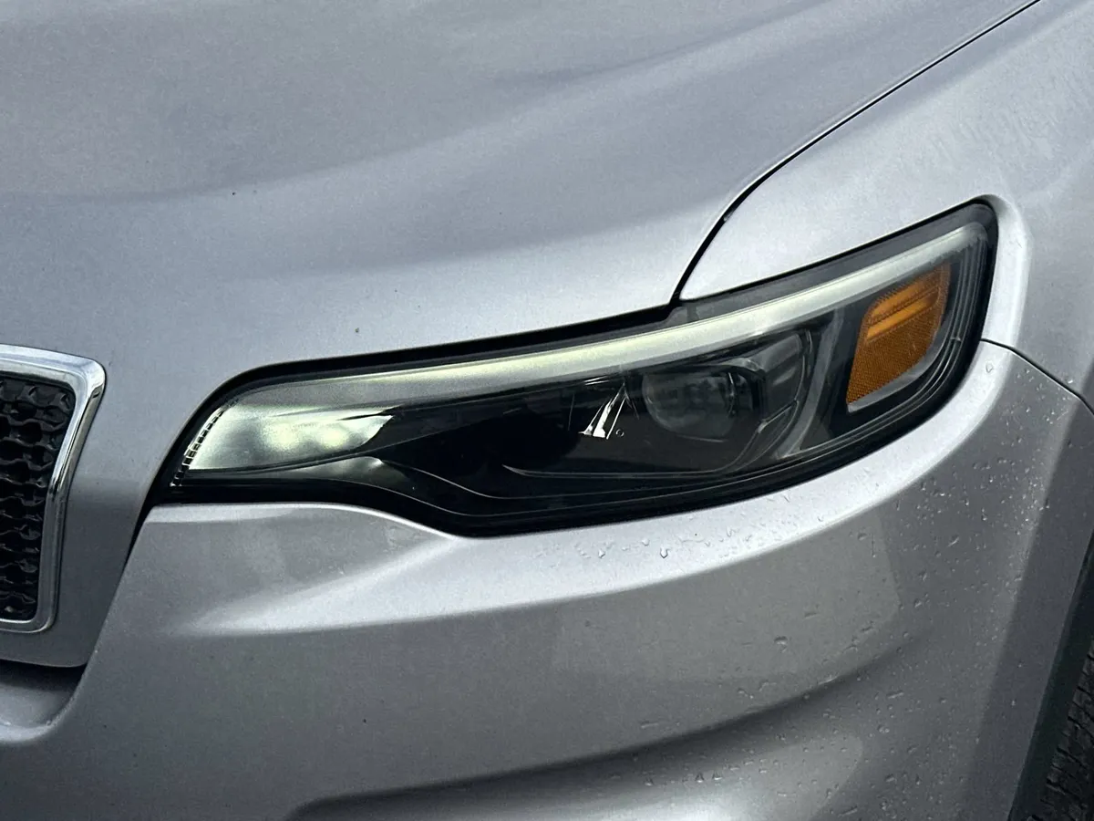 2019 Jeep Cherokee Latitude thumbnail 10