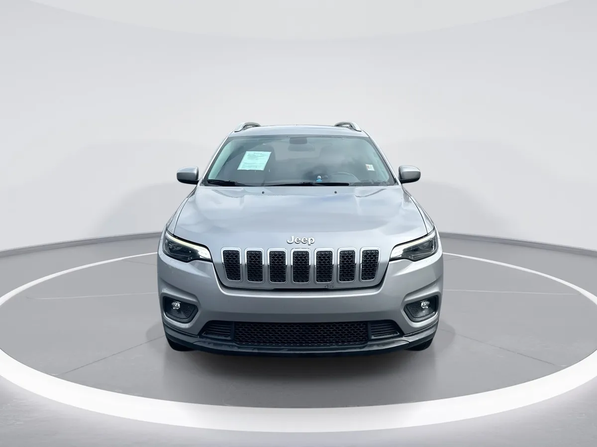 2019 Jeep Cherokee Latitude thumbnail 2