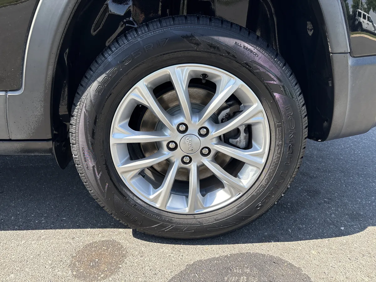 2019 Jeep Cherokee Latitude thumbnail 12