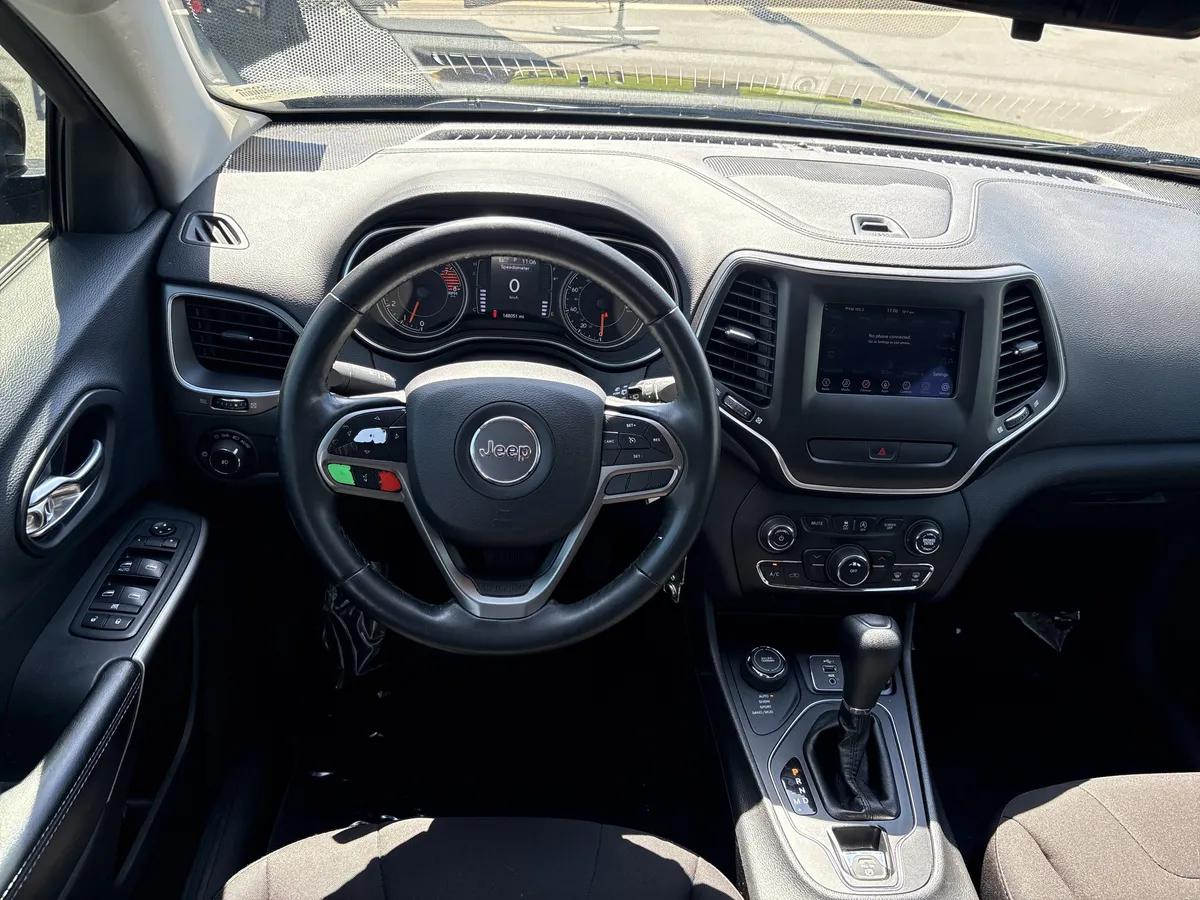 2019 Jeep Cherokee Latitude thumbnail 17