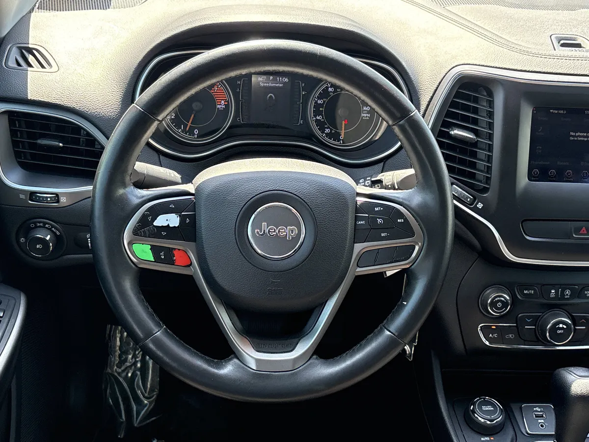 2019 Jeep Cherokee Latitude thumbnail 19