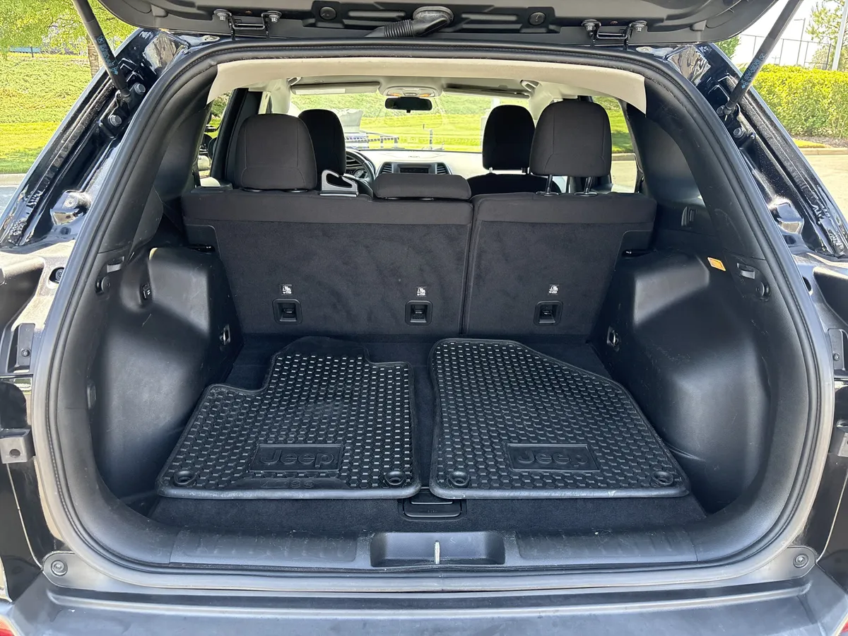 2019 Jeep Cherokee Latitude thumbnail 31