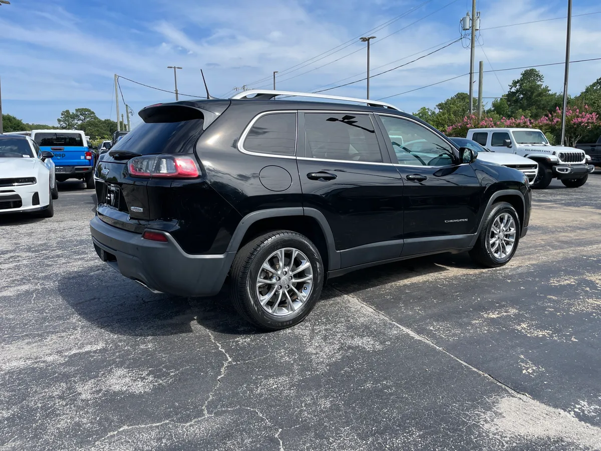 2019 Jeep Cherokee Latitude Plus thumbnail 13