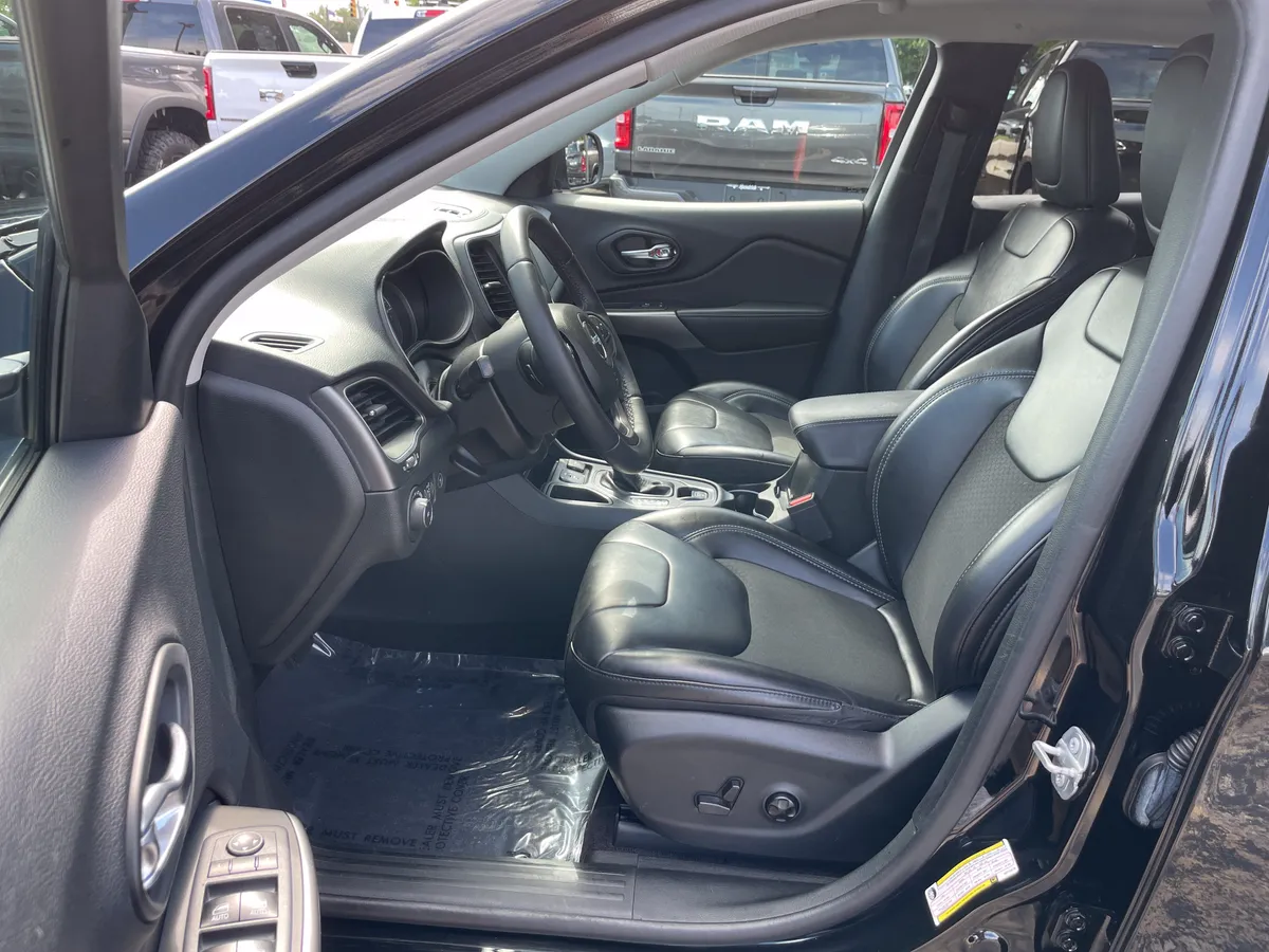 2019 Jeep Cherokee Latitude Plus thumbnail 15